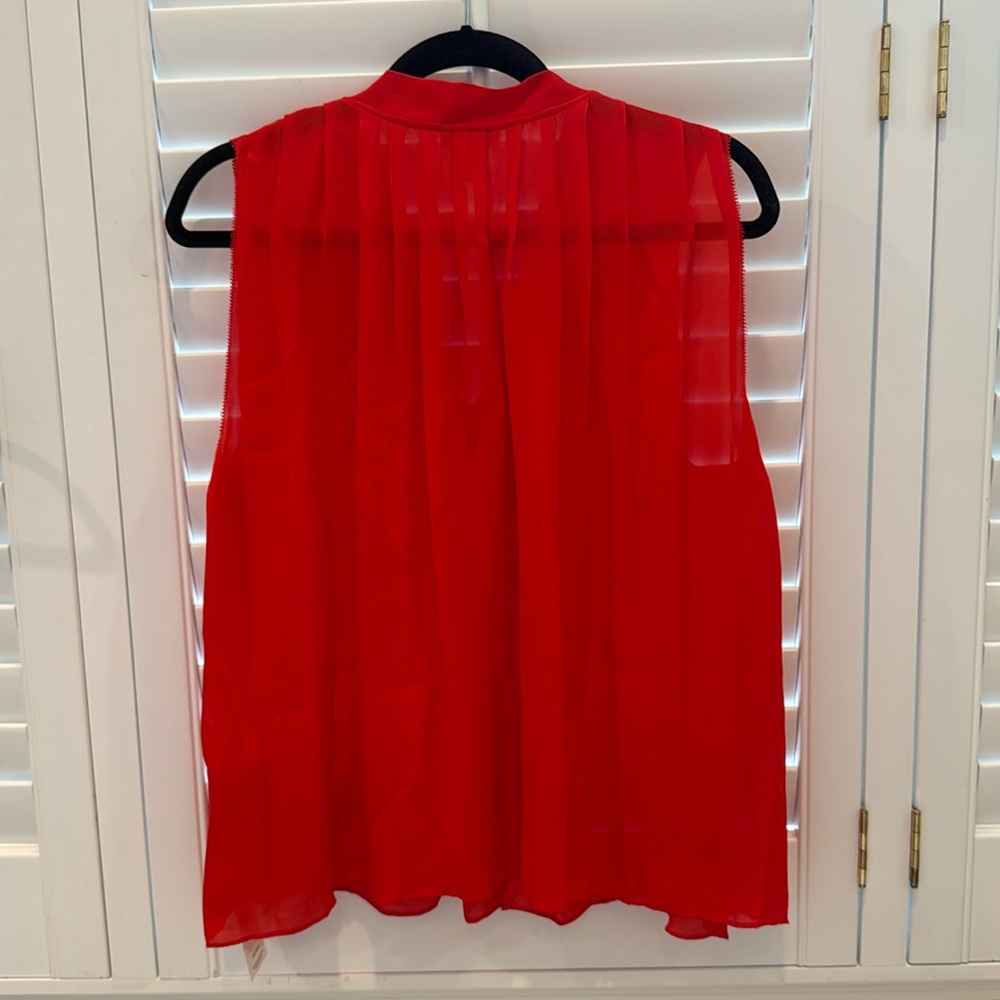 Joie Red Sleeveless V-neck Blouse with button & tie detail - Picture 3 of 12